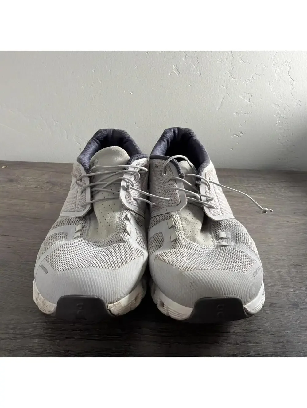 On Cloud 5 Running Shoes Mens Size 10.5 Gray White Lightweight Sneakers Cushion - Picture 2 of 5